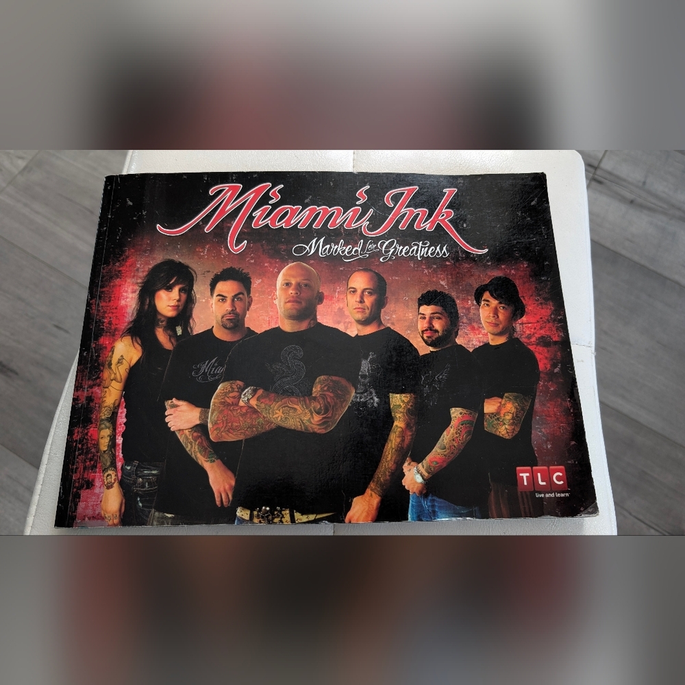 Miami Ink Book & Tin - Picture 4 of 6